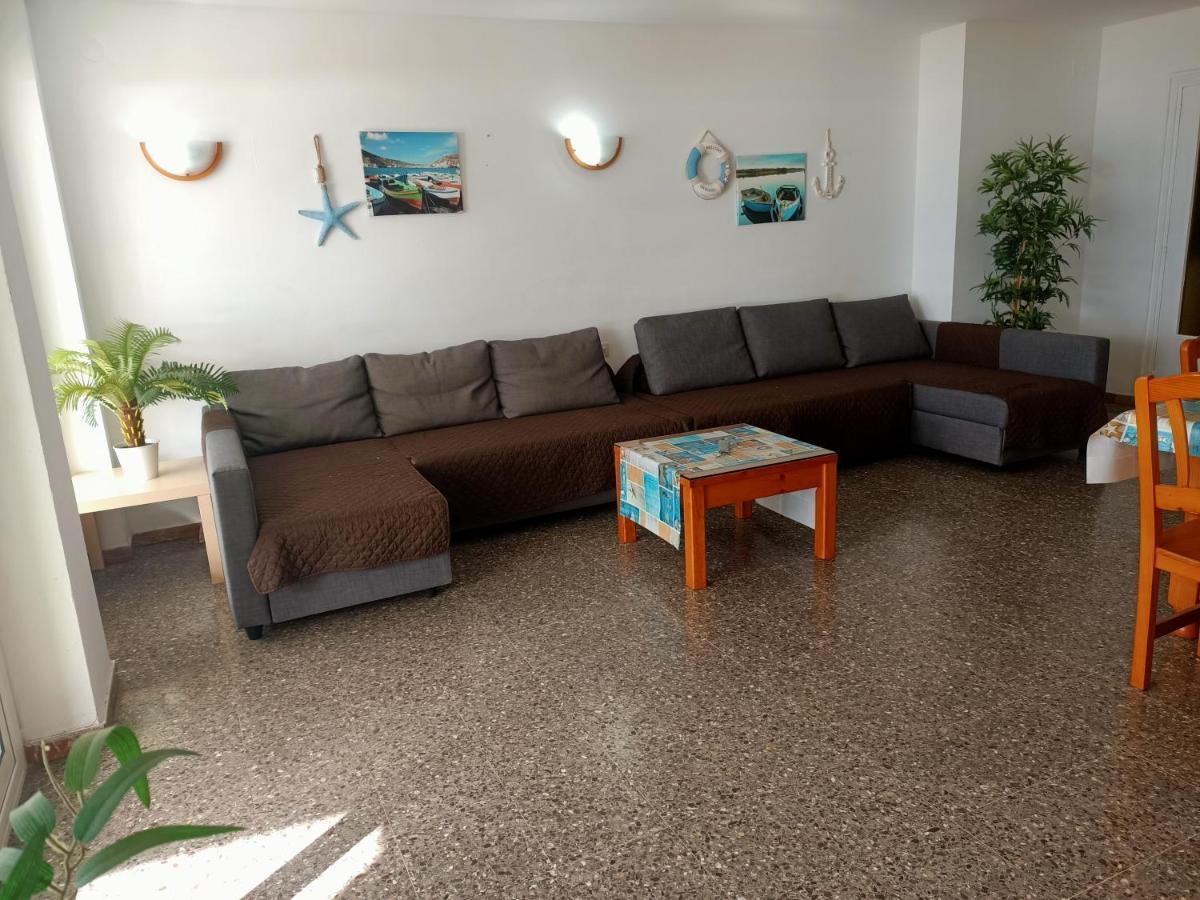 Four-Bedroom Apartment Sea View