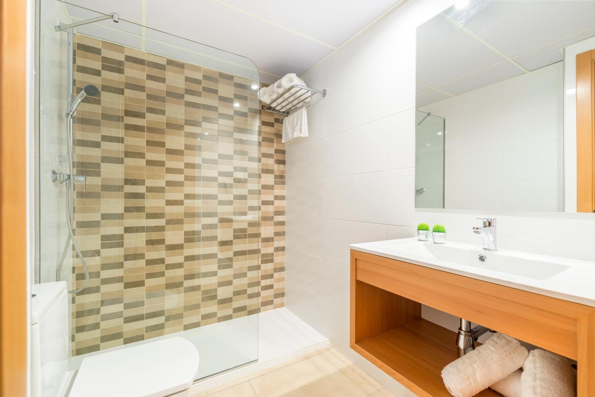 One-Bedroom Apartment Balcony 2