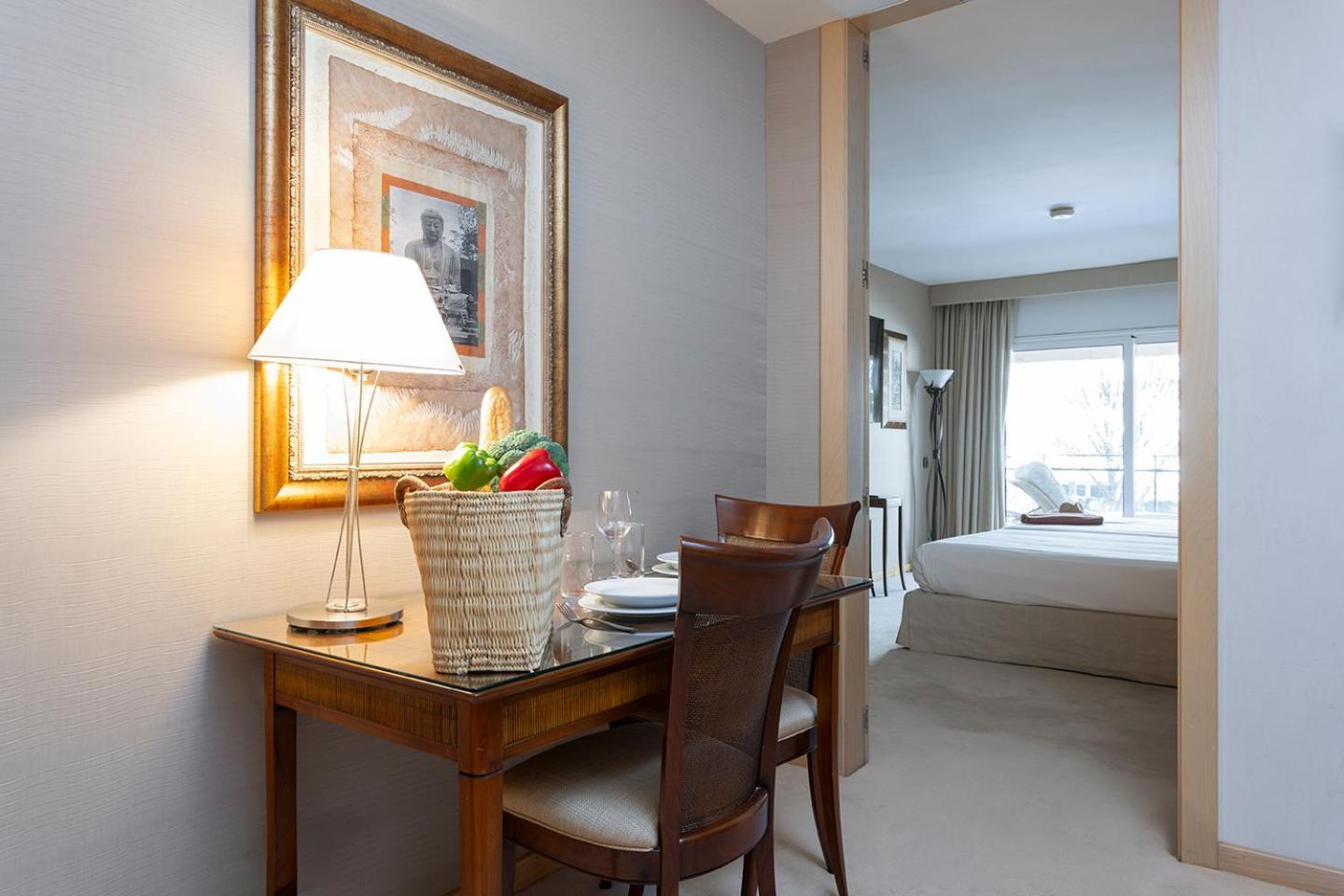 Suite with Hot Tub,1687469599:JPEG