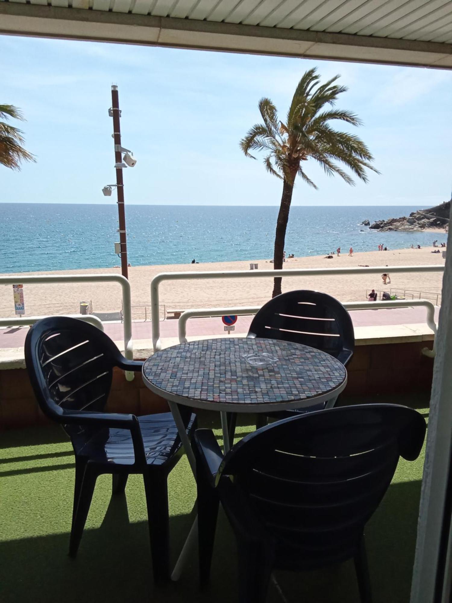 Four-Bedroom Apartment Sea View