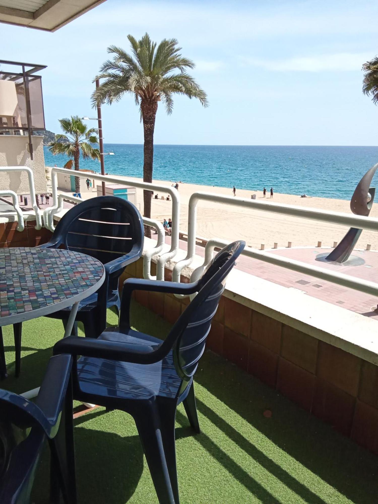 Four-Bedroom Apartment Sea View
