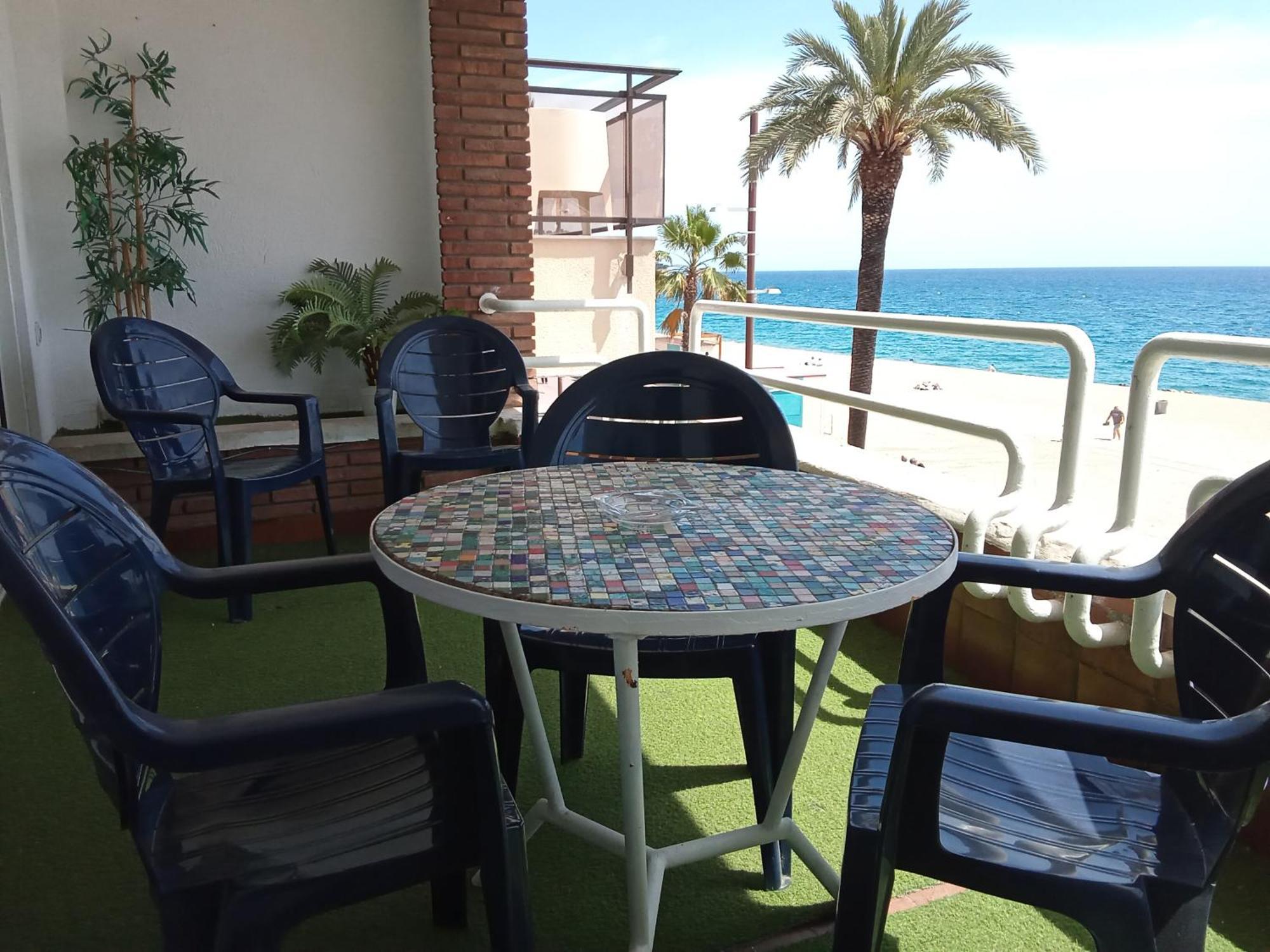 Four-Bedroom Apartment Sea View