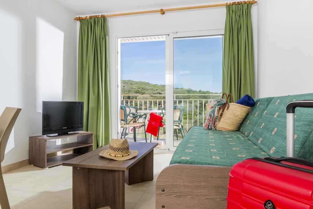 One-Bedroom Apartment Balcony 2