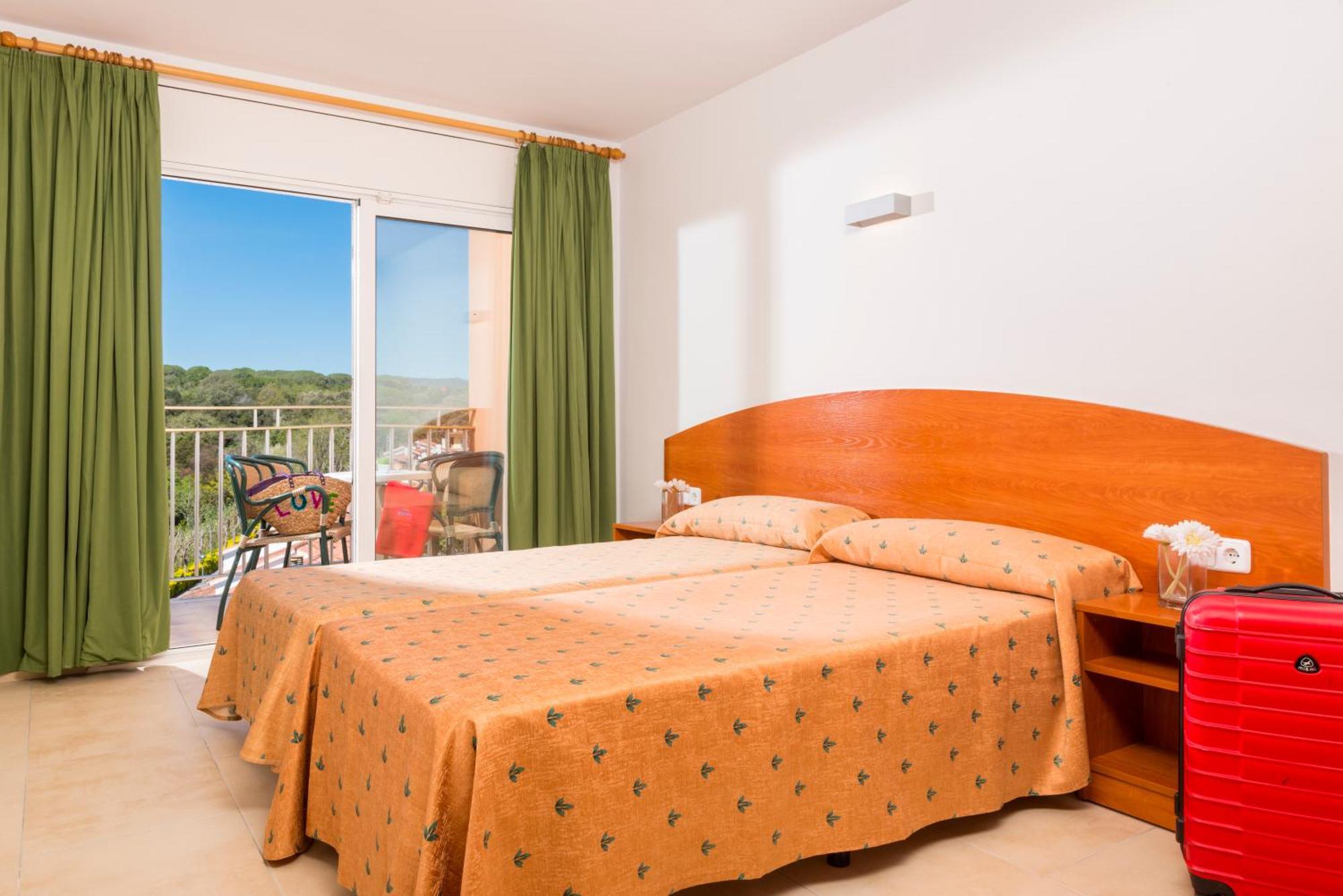 One-Bedroom Apartment Balcony 2