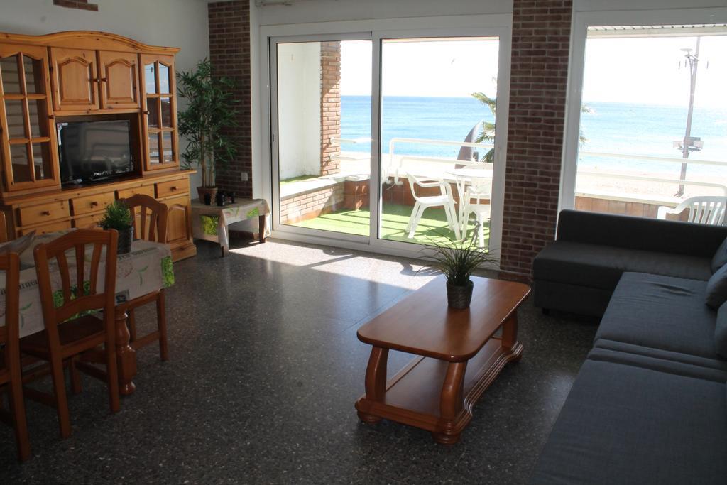 Four-Bedroom Apartment Sea View