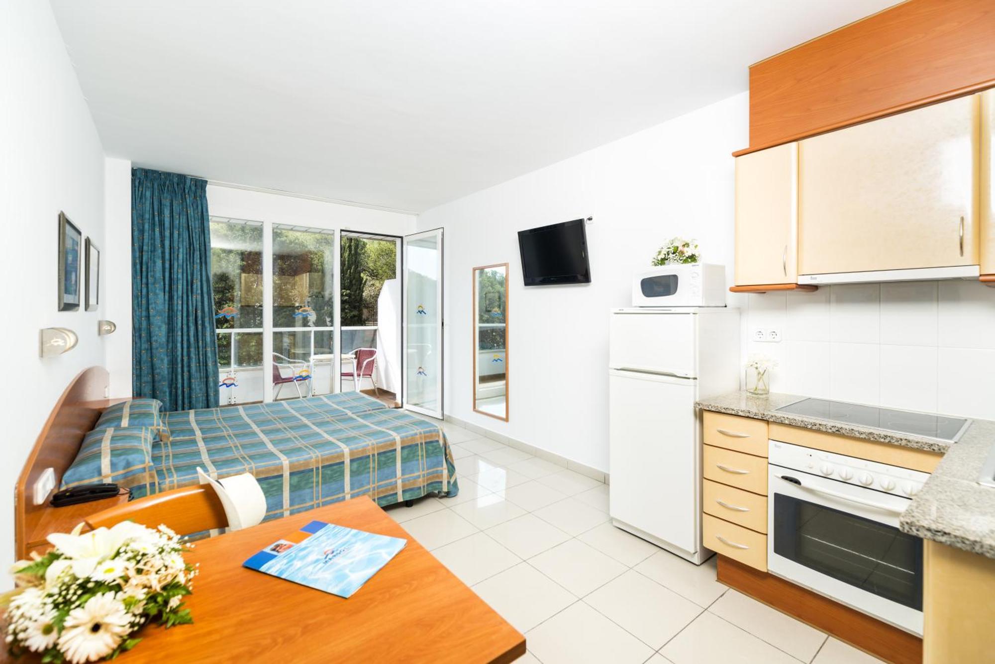 Studio,1431987712:JPEG