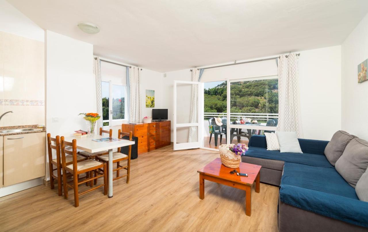 One-Bedroom Apartment with Mountain View (2-4 Adults),746284511:JPEG