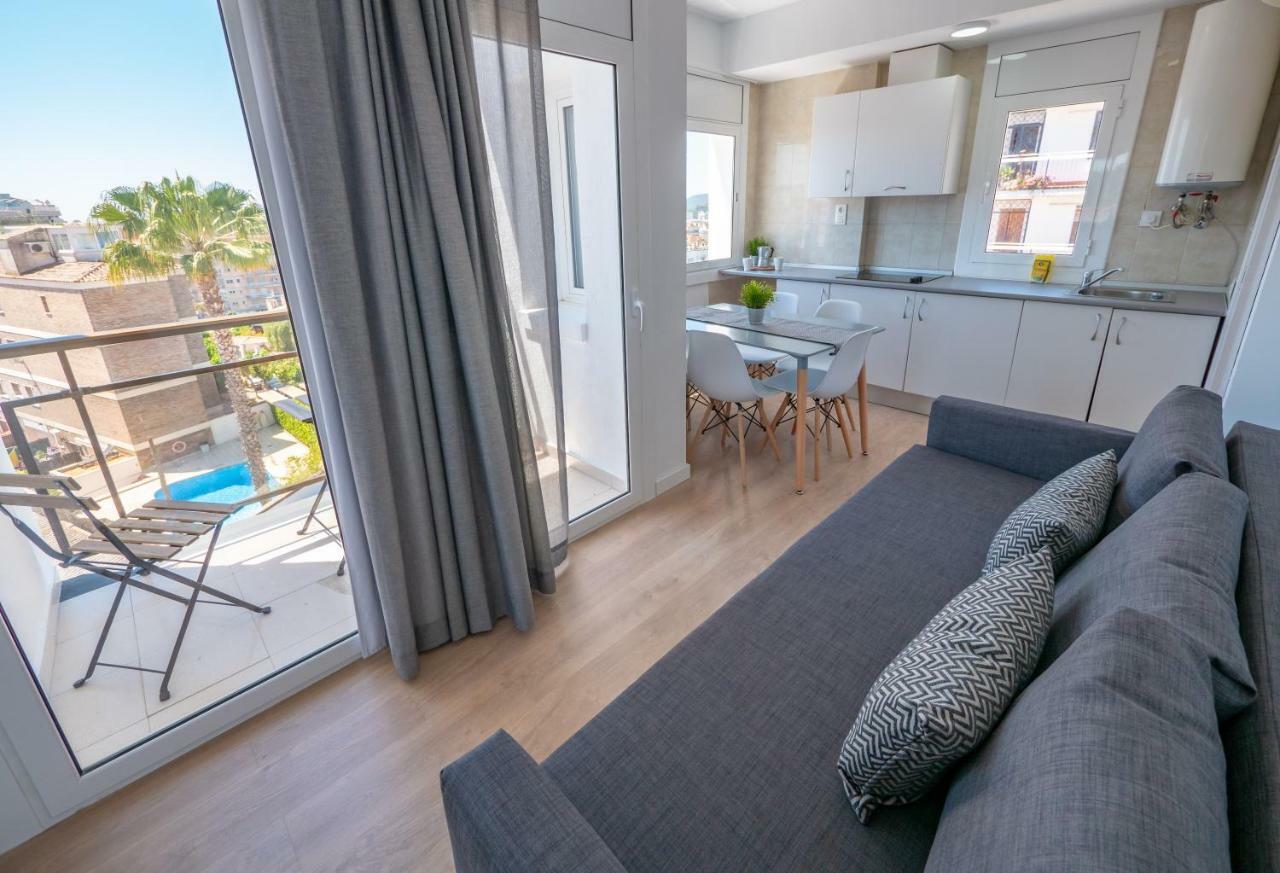 Two-Bedroom Apartment,806785566:JPEG