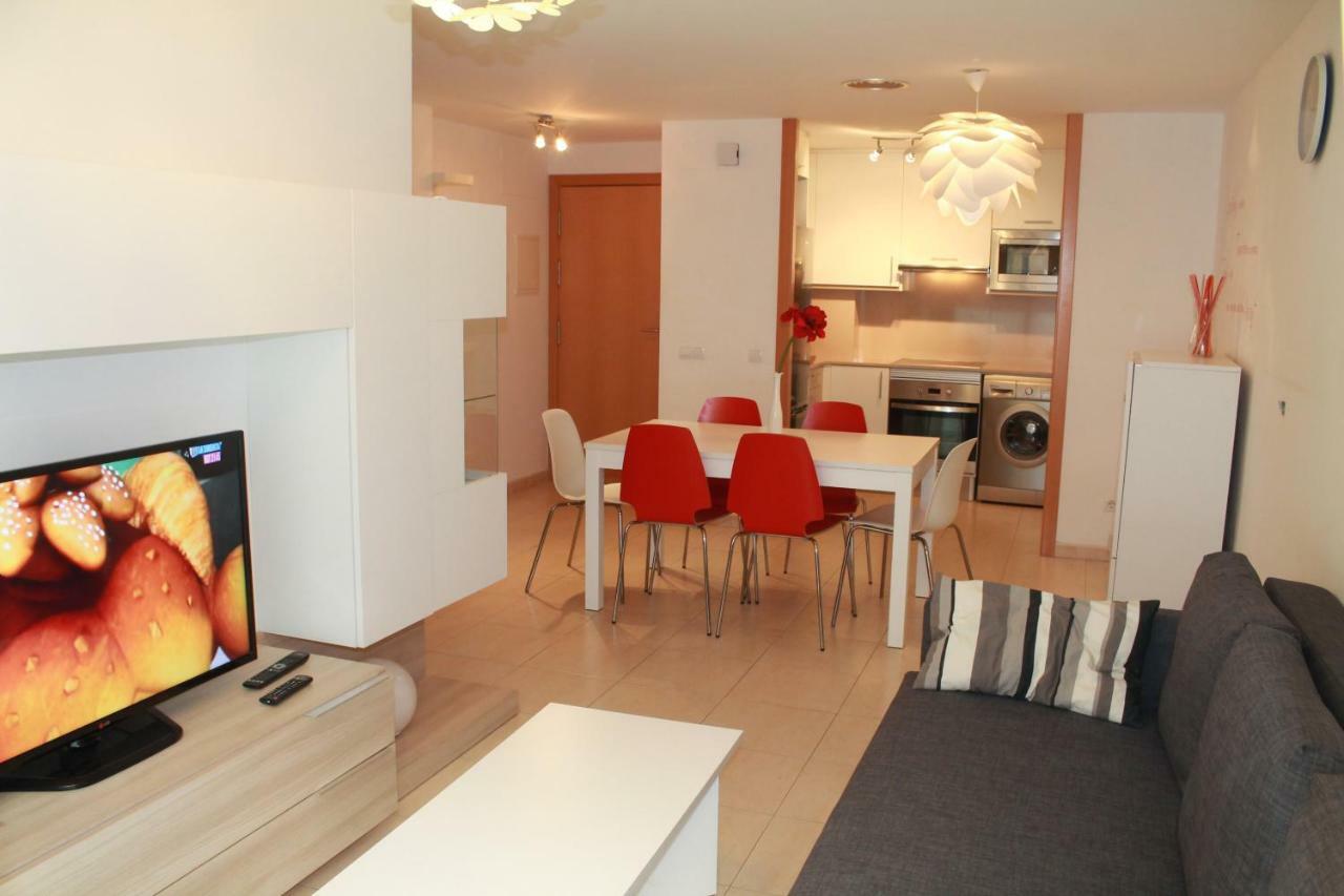 Two-Bedroom Apartment,811790571:JPEG