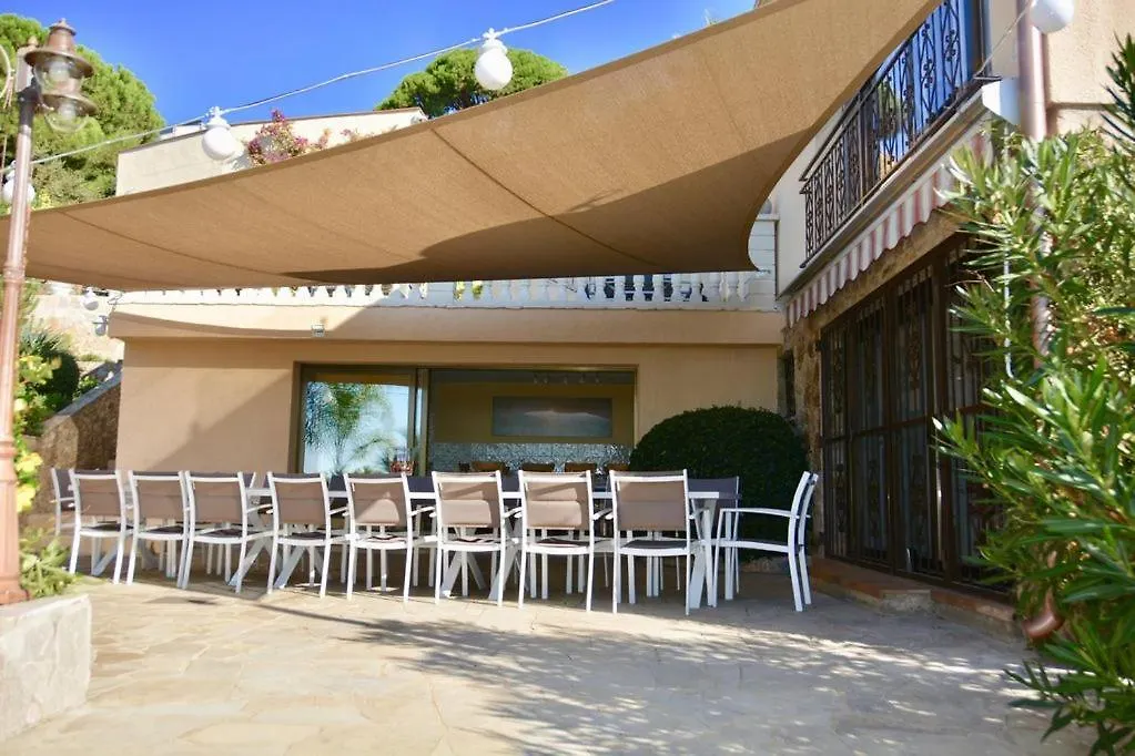 Villa Riviera-1