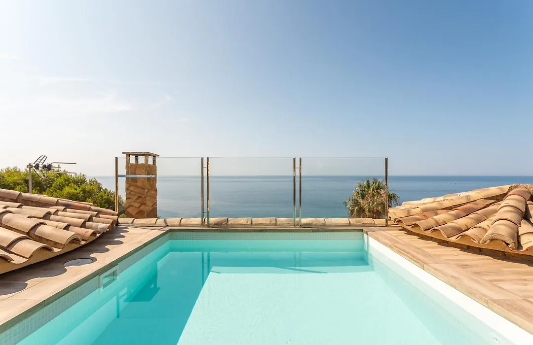 Villa Con Infinity Pool-1