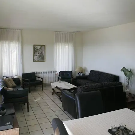 Villa Ines Upper Part Sleeps 4 With Pool, Seaview, Wifi And Streamingservices-2