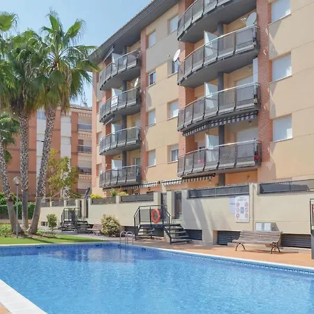 Stunning Apartment In Lloret De Mar With 1 Bedrooms, Outdoor Swimming Pool And Swimming Pool-3