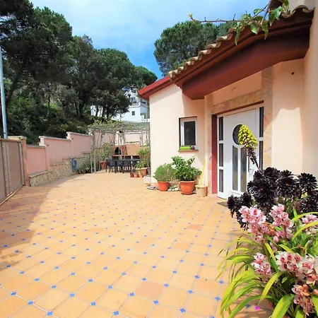 -Tancat- V&V Lloret- Villa Christine-3