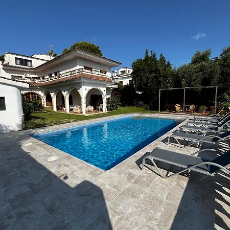 Villa Allyson Boutique Guesthouse-3