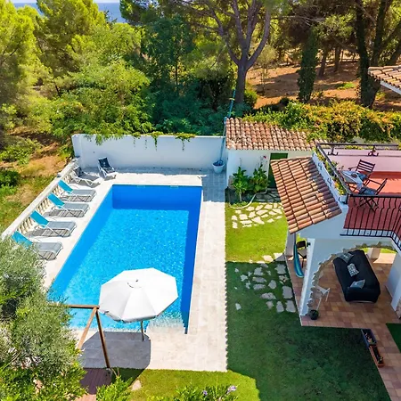 Villa Allyson Boutique Guesthouse-2