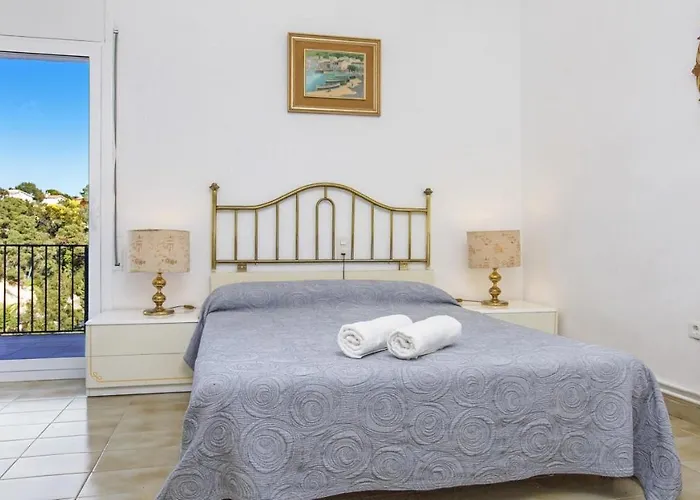 House - 3 Bedrooms With Pool And Sea Views Young People Group Not Allowed - 8977 Lloret de Mar che accetta animali
